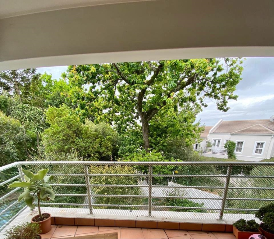 To Let 2 Bedroom Property for Rent in Higgovale Western Cape
